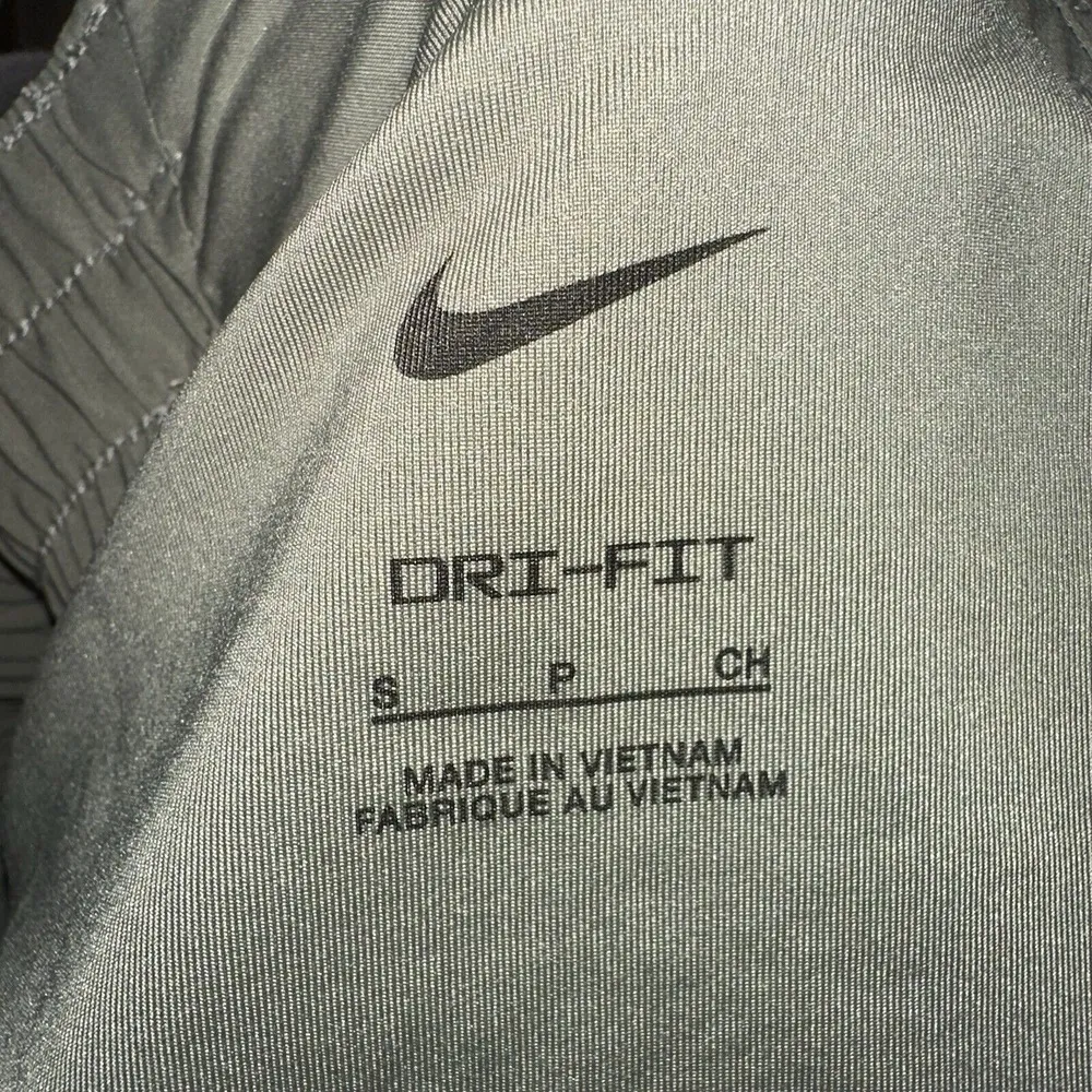 Nike Women's One‎ Dri-FIT Mid-Rise 3" Brief-Lined Shorts Size Small Light Army - Image 8