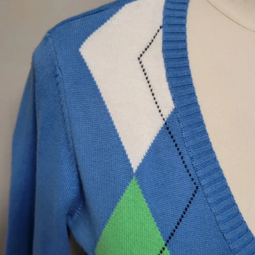 Izod blue argyle vneck sweater size small - Image 2
