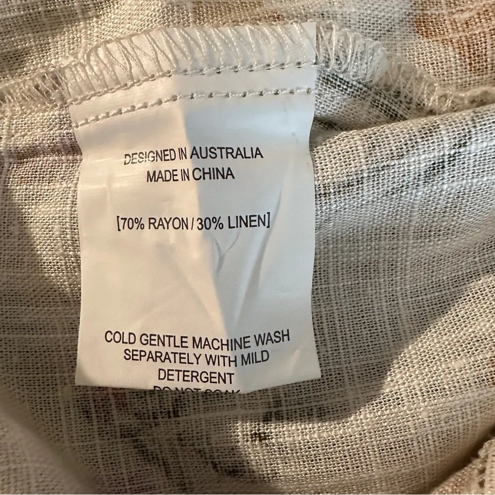 Petal & Pup Short Womens Small Beige Wild Flowers Floral Print Auguste Tailored - Image 4