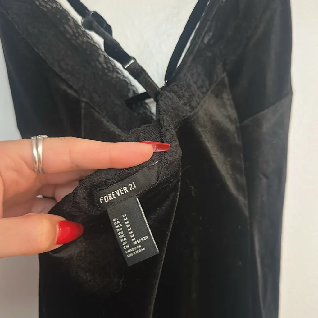 MOVING SALE Forever 21 Black Velvet and Lace Bodysuit - Image 9