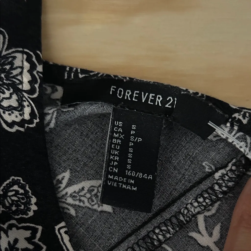 Forever 21 Floral Dress - Scoop Neck | Size S | Black & White - Image 6
