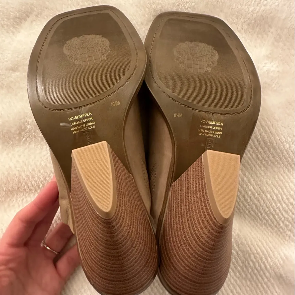 NWOT Vince Camuto Sempla Mule Heel Truffle Tan 8.5 - Image 5