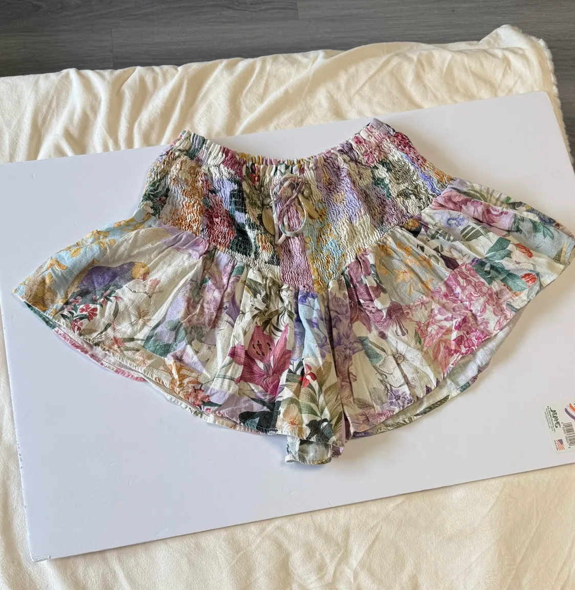 Zara Floral Print Smocked Shorts - Size L - Boho Skort Style - Image 9