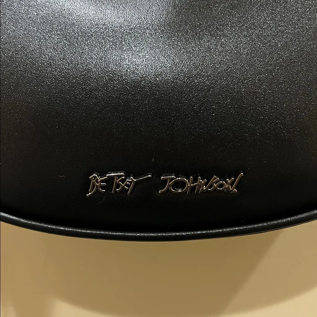 Betsey Johnson | Classic Black Handbag w/ Leopard & Pearl Bow Charm - Image 7