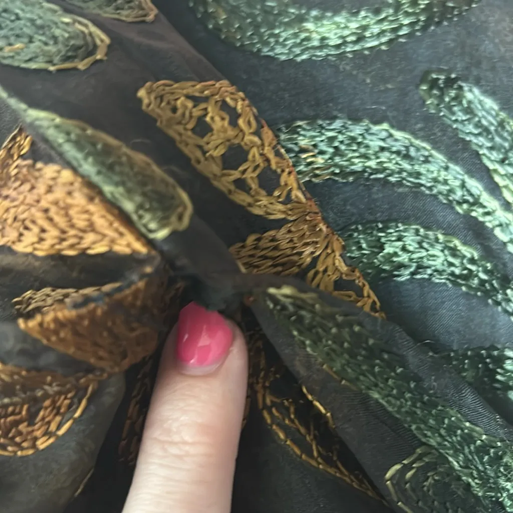 Solitaire 3/$15  embroidered silk tunic - Image 6