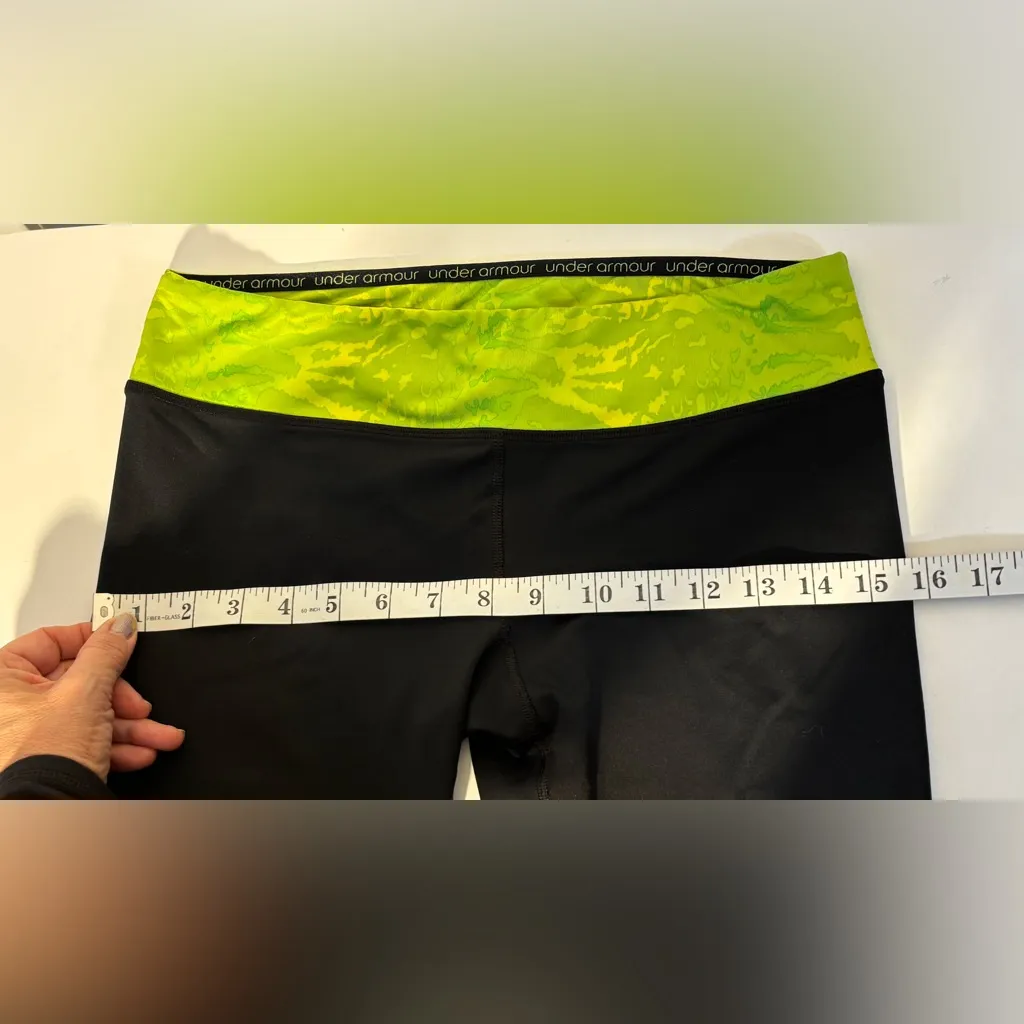 Under Armour Heat Gear fitted capri legging workout capri pant - Image 8