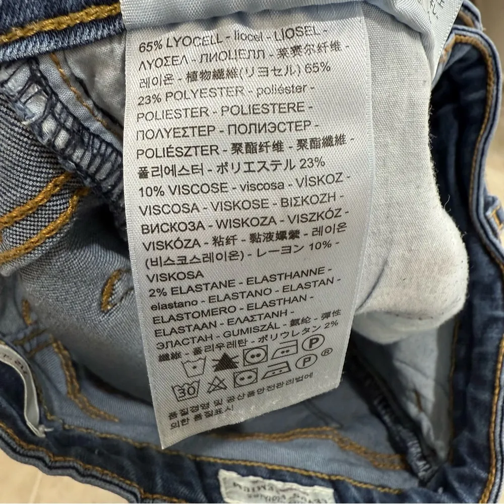 LEVIs Premium Line 712 Slim 26 x 32 Women's Blue Jeans - Image 11