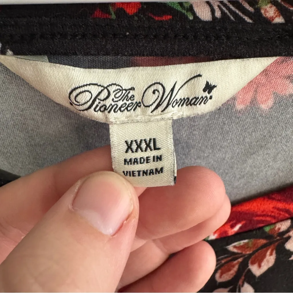 Pioneer Woman roses floral v neck blouse size XXXL Black - Image 3