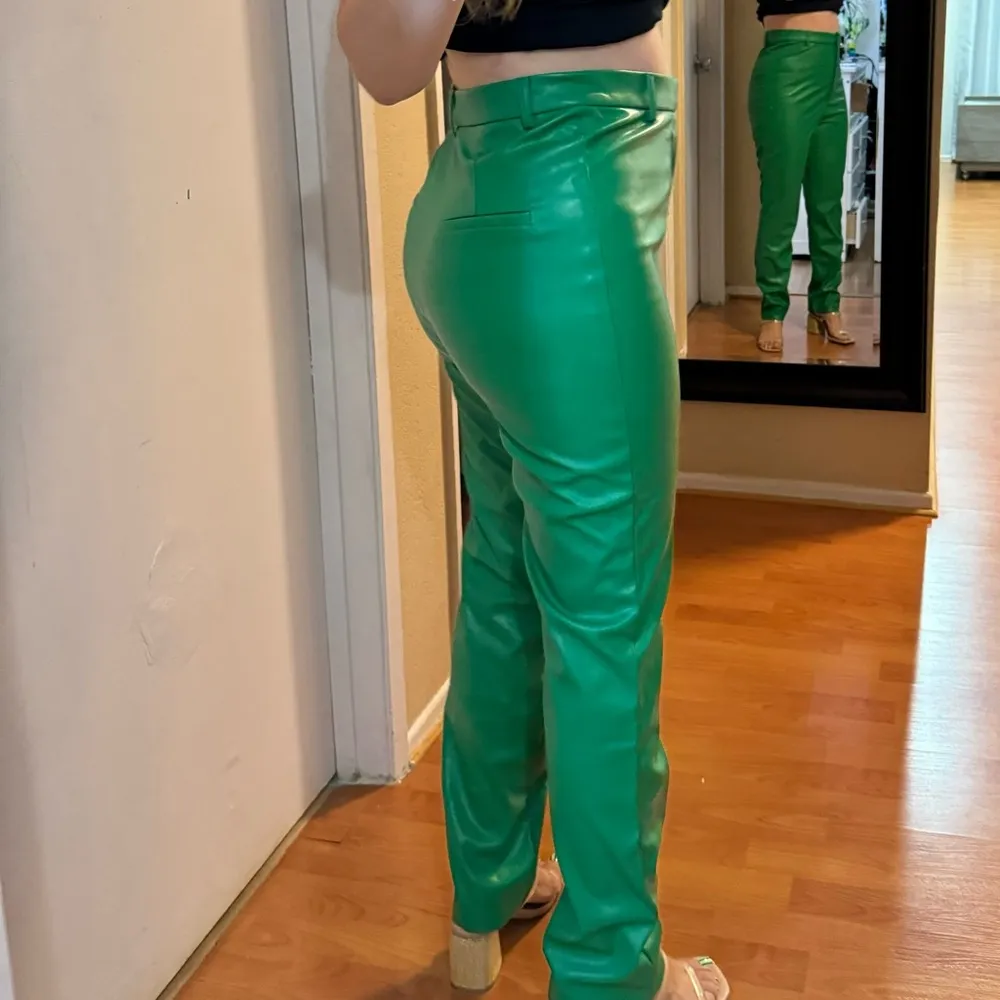 Green leather pants Size M - Image 3