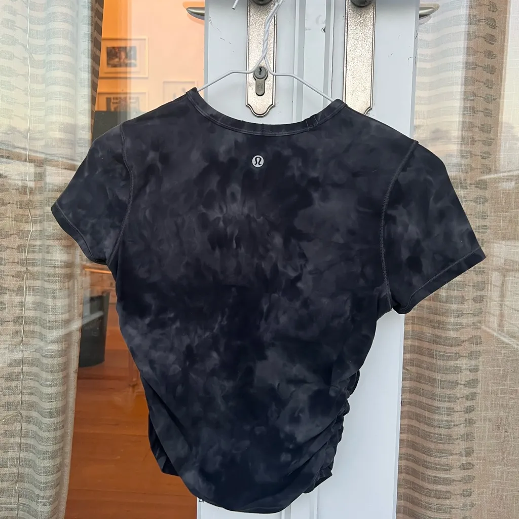 Lululemon gray tie-dye athletic wear shirt - Image 2