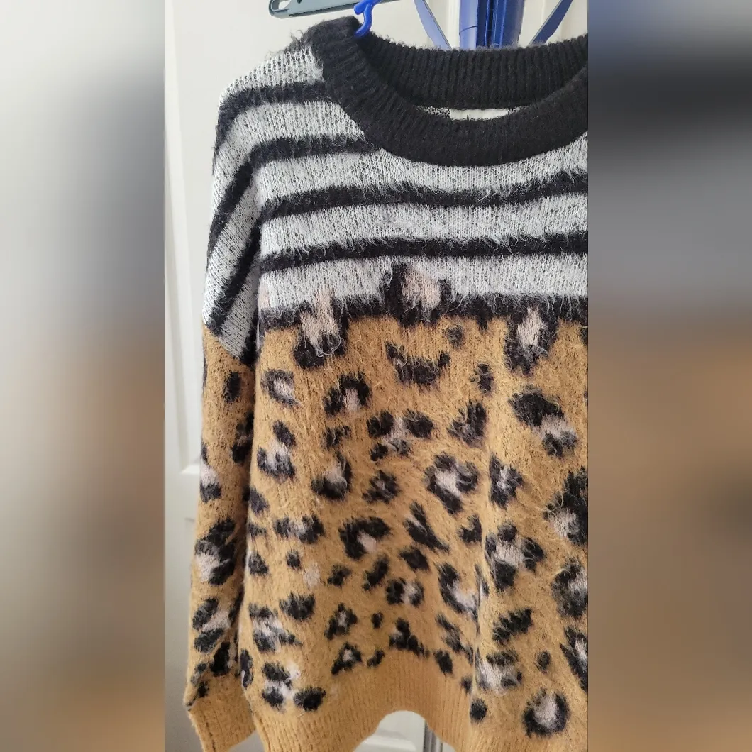 Ella Moss Leopard Print Striped Sweater Size M - Image 4