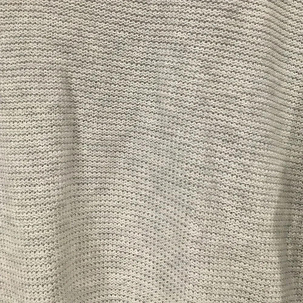 NWT Old Navy V-Neck Sweater Size Medium - Image 2