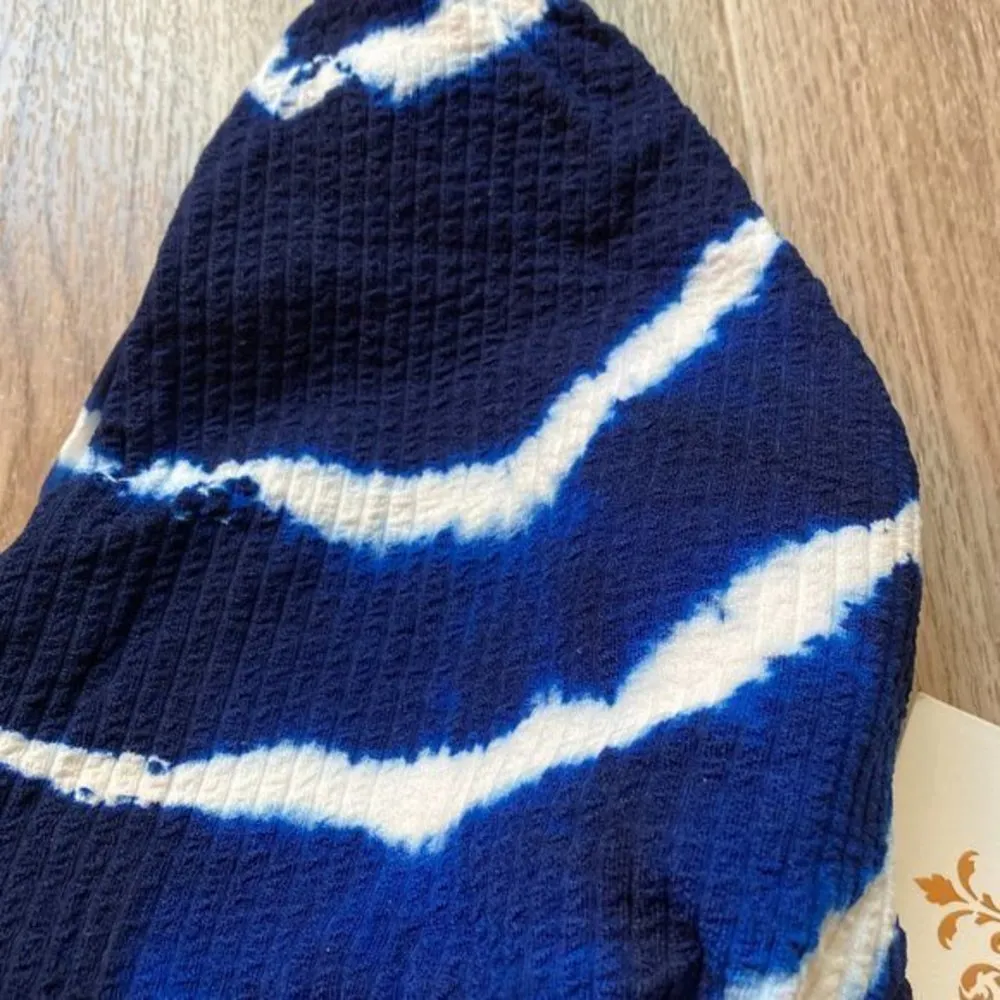 Becca Iconic Swim Halter Tie Dye Bikini Top Size D NWT - Image 4