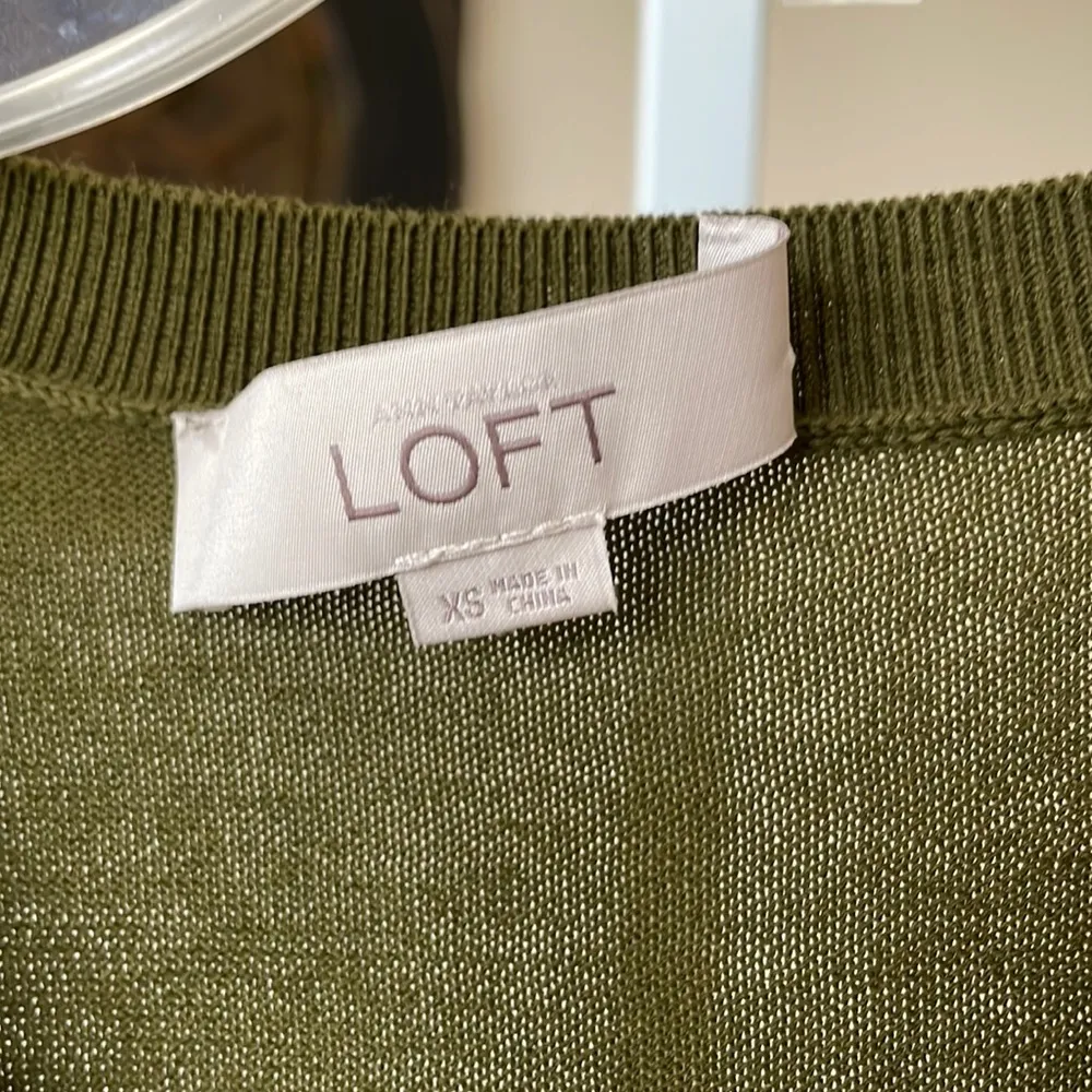 NWOT Ann Taylor LOFT beautiful olive green 100% cotton cardigan - Image 2