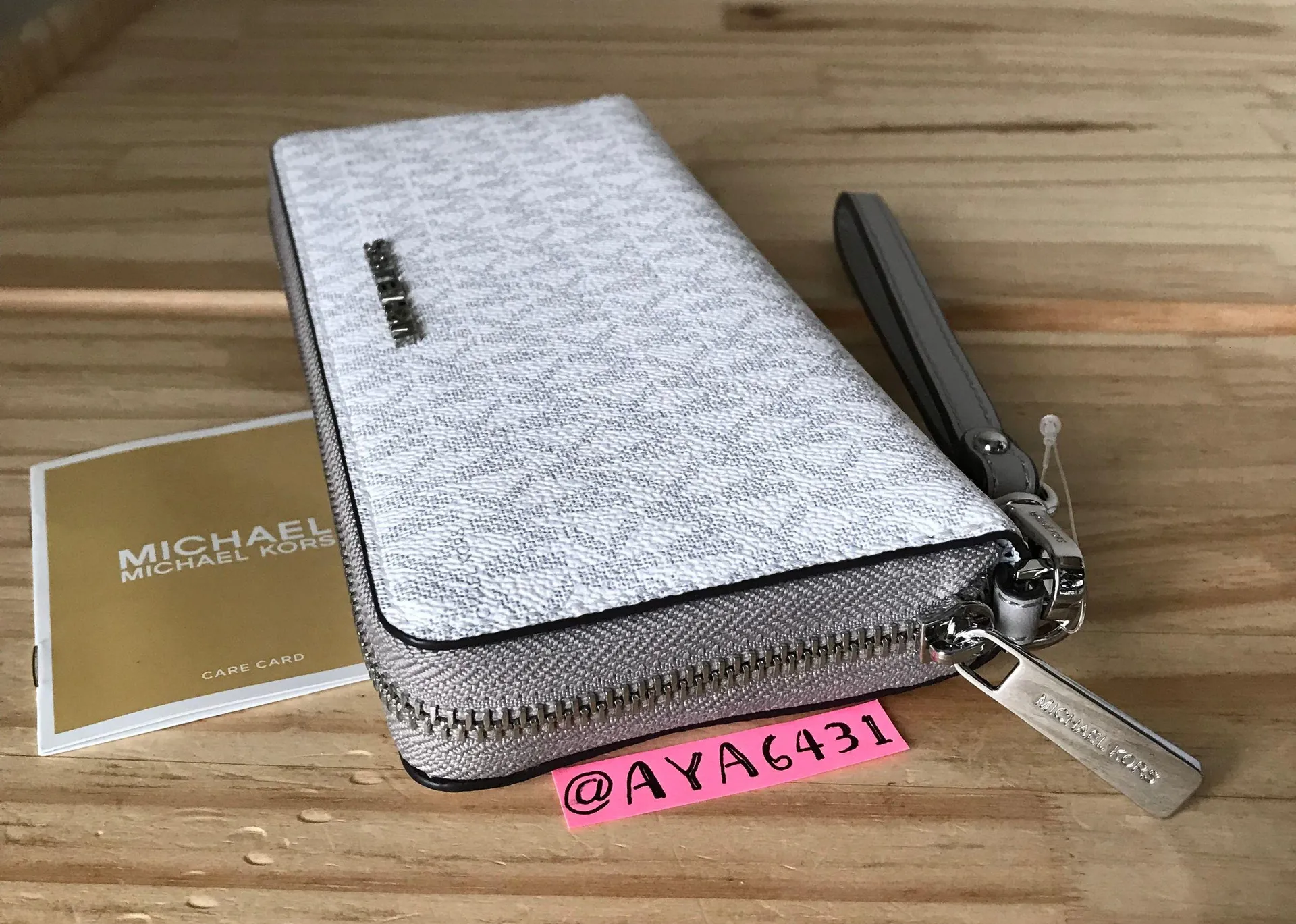 Michael Kors Wallet - Image 3