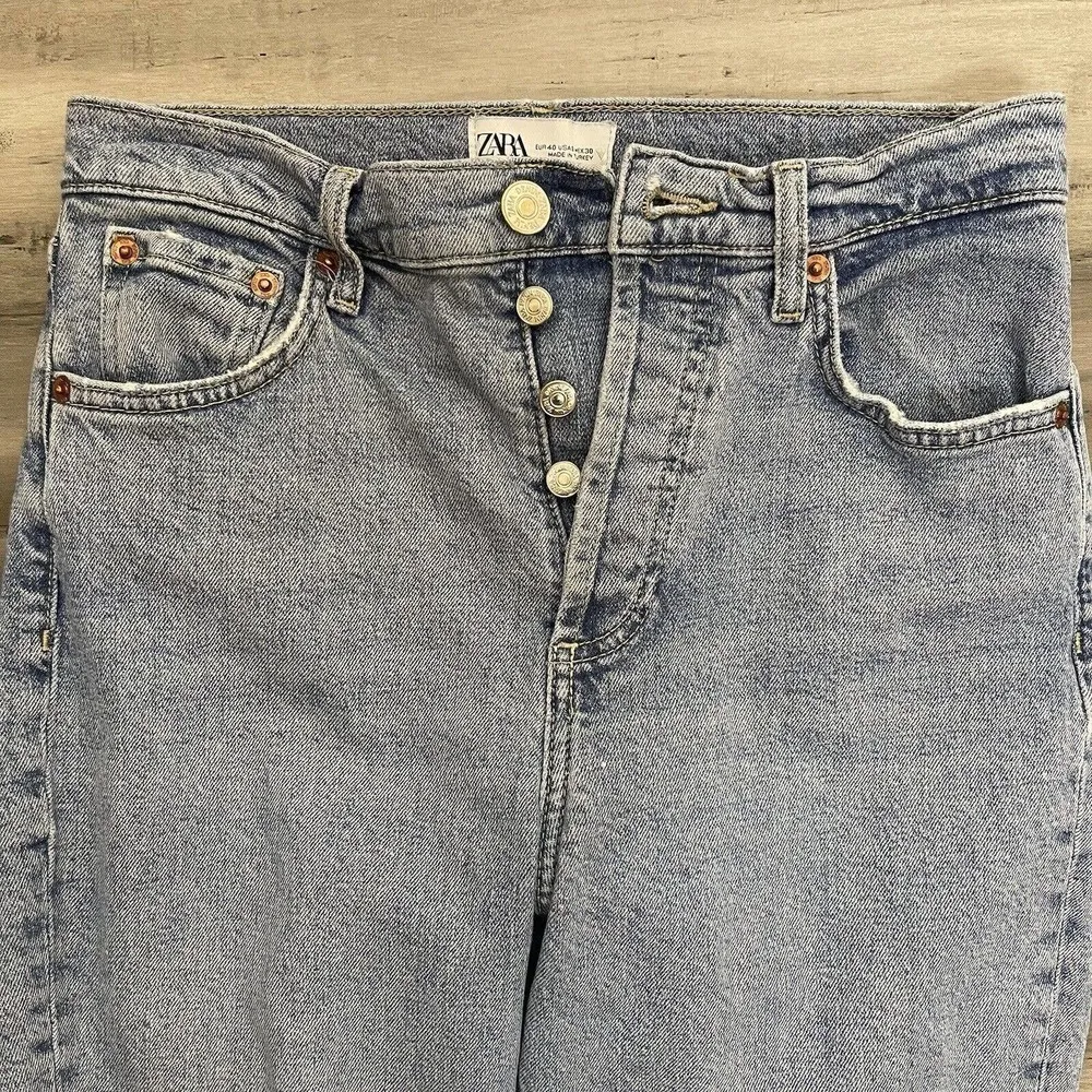 Zara Button Fly Crop Jeans Raw Hem Blue Size 8 - Image 4