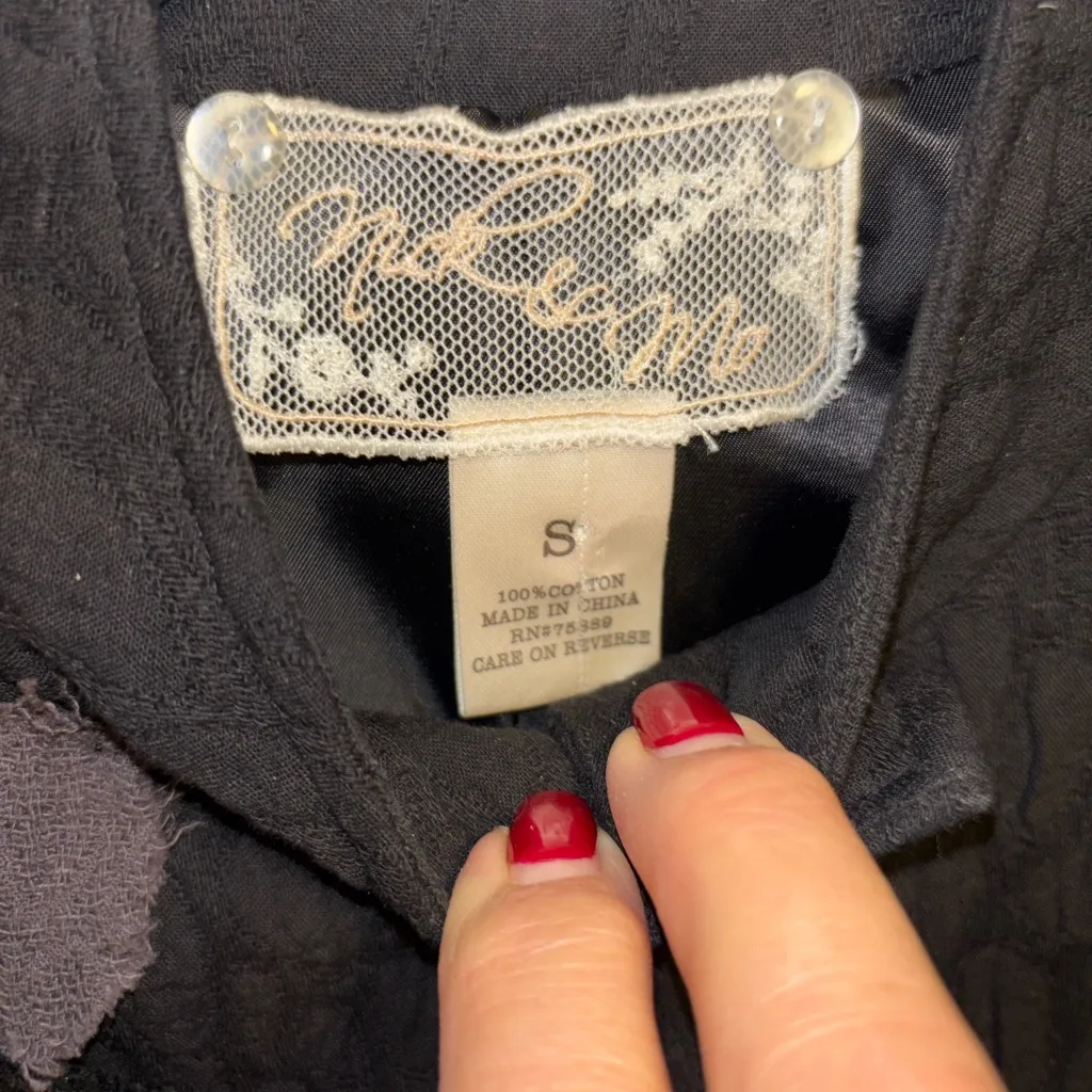 NICK & MO BLACK JACKET TEXTURED COTTON FLORAL APPLIQUÉ ON RIGHT SIDE SIZE SMALL - Image 3