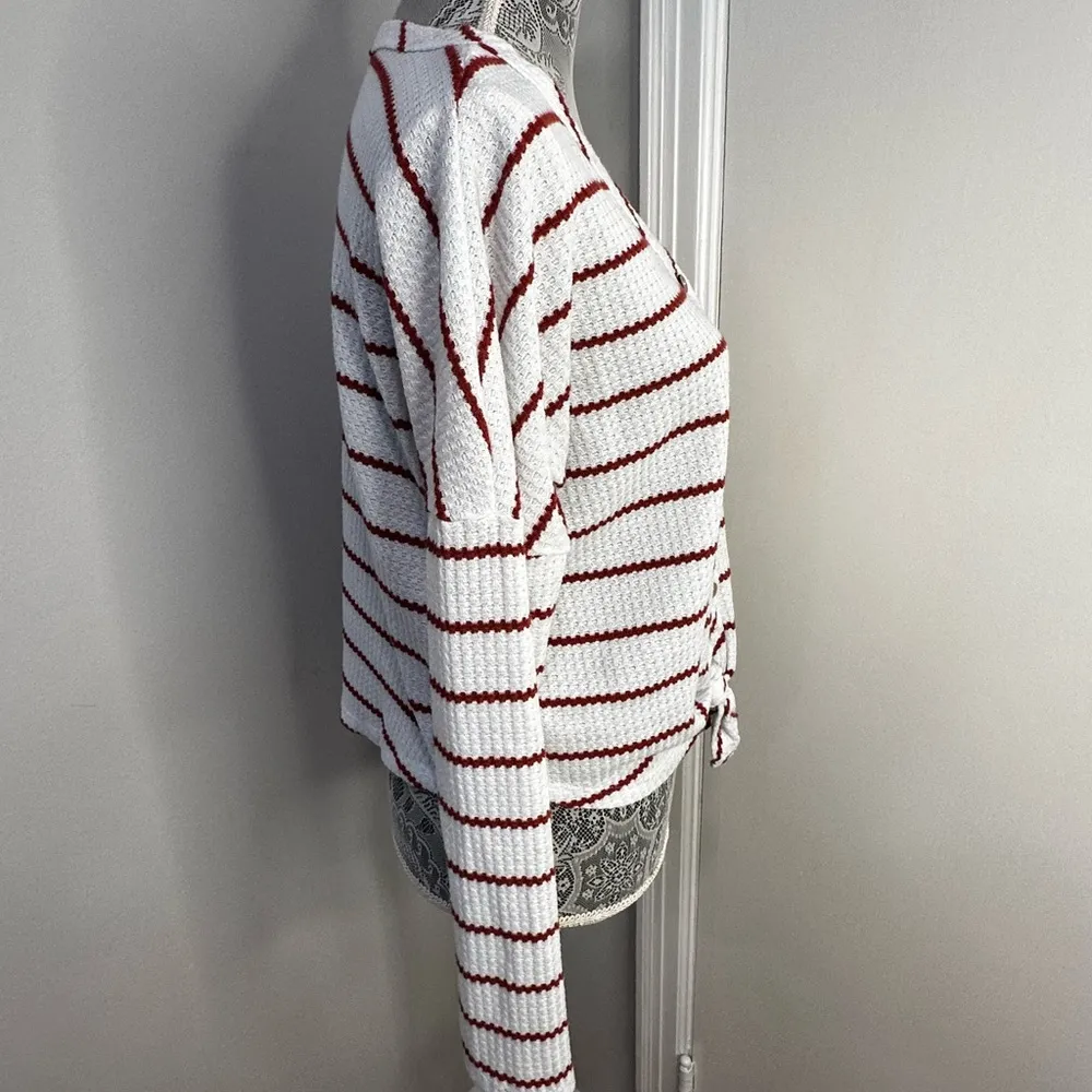 Paper Crane White and Red Striped Tie Front Waffle Knit Long Sleeve Top. Medium - Image 10