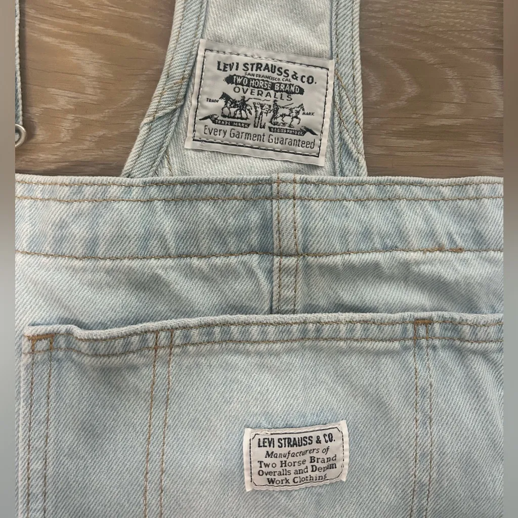 Levi's Levi’s Light Wash Denim Short Overalls - Size M (Approx.) - Image 4