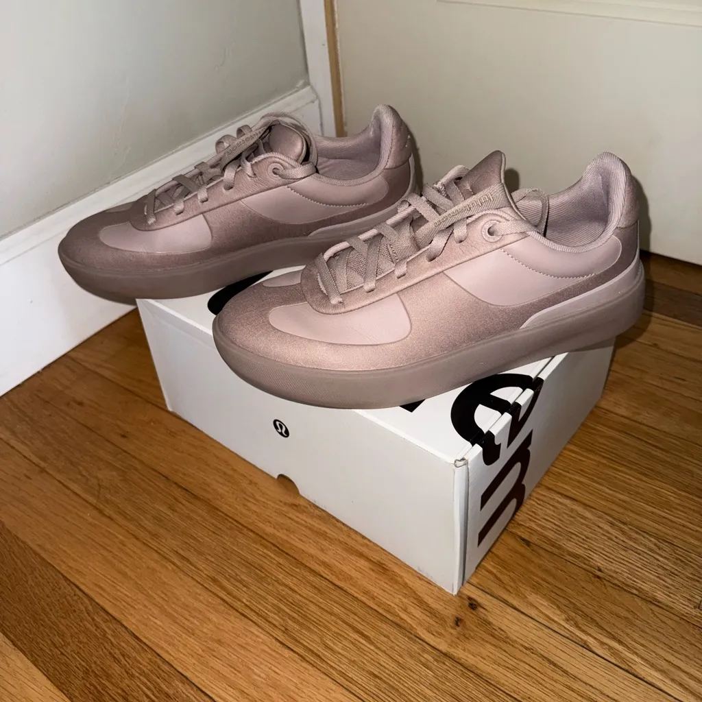 Lululemon Womens Cityverse Sneaker in Mushroom - Worn Once! - Image 4