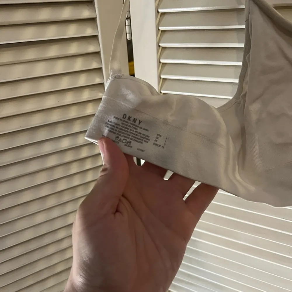 DKNY LG white triangle sports bra - Image 3