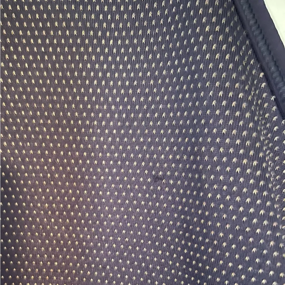 Lululemon mesh tank, navy blue silver. Size 8 - Image 4