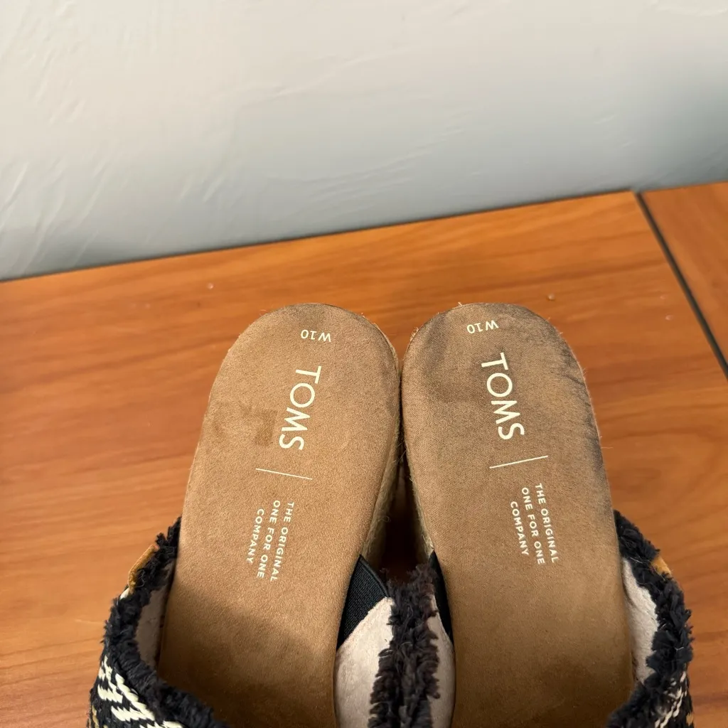 Toms Junie Black Geometric Woven Tassel Platform Heel Sandal Slip On Peep Toe 10 - Image 4