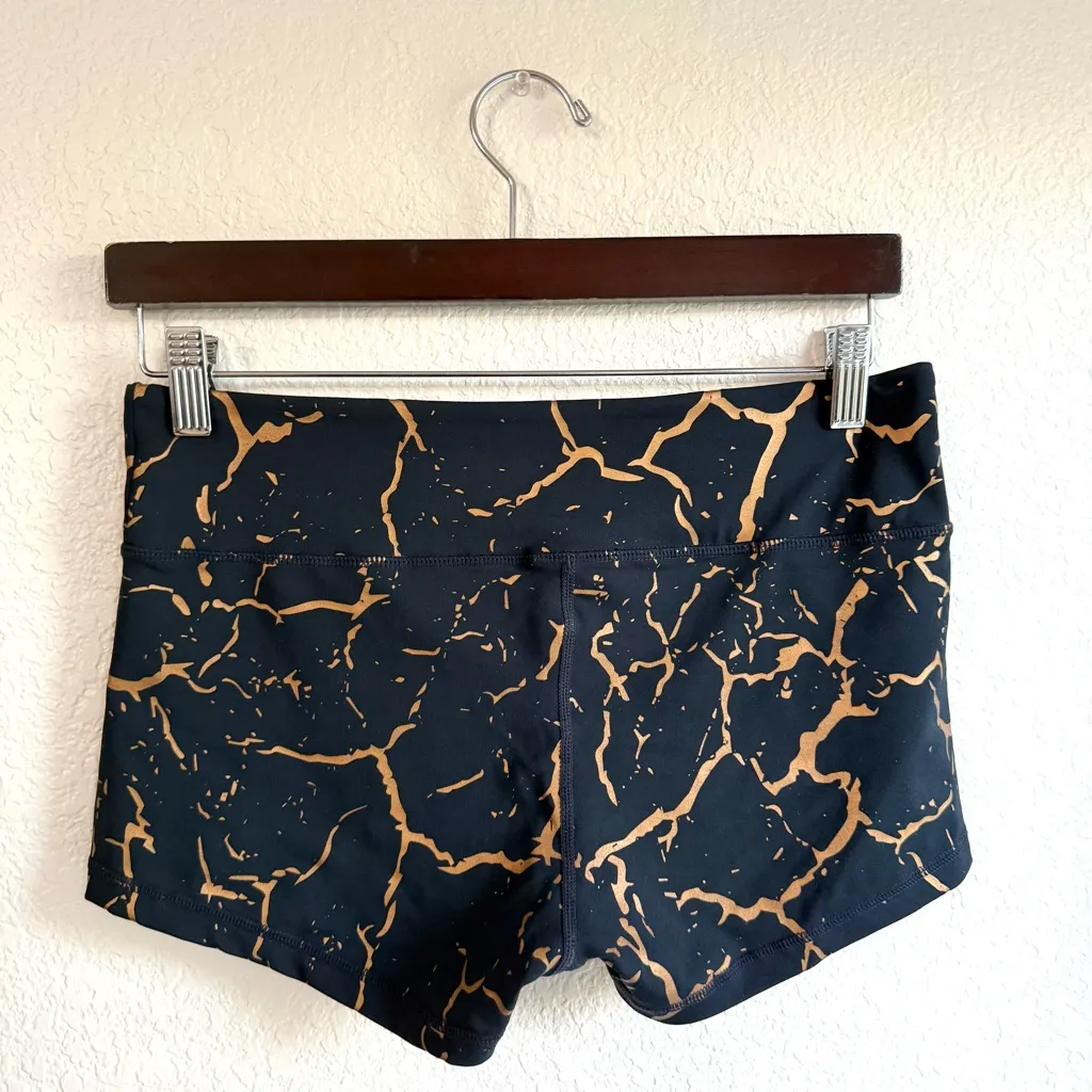 Wodbottom Womens Shorts Black Gold Crackle Athletic Lift Size Medium - Image 2
