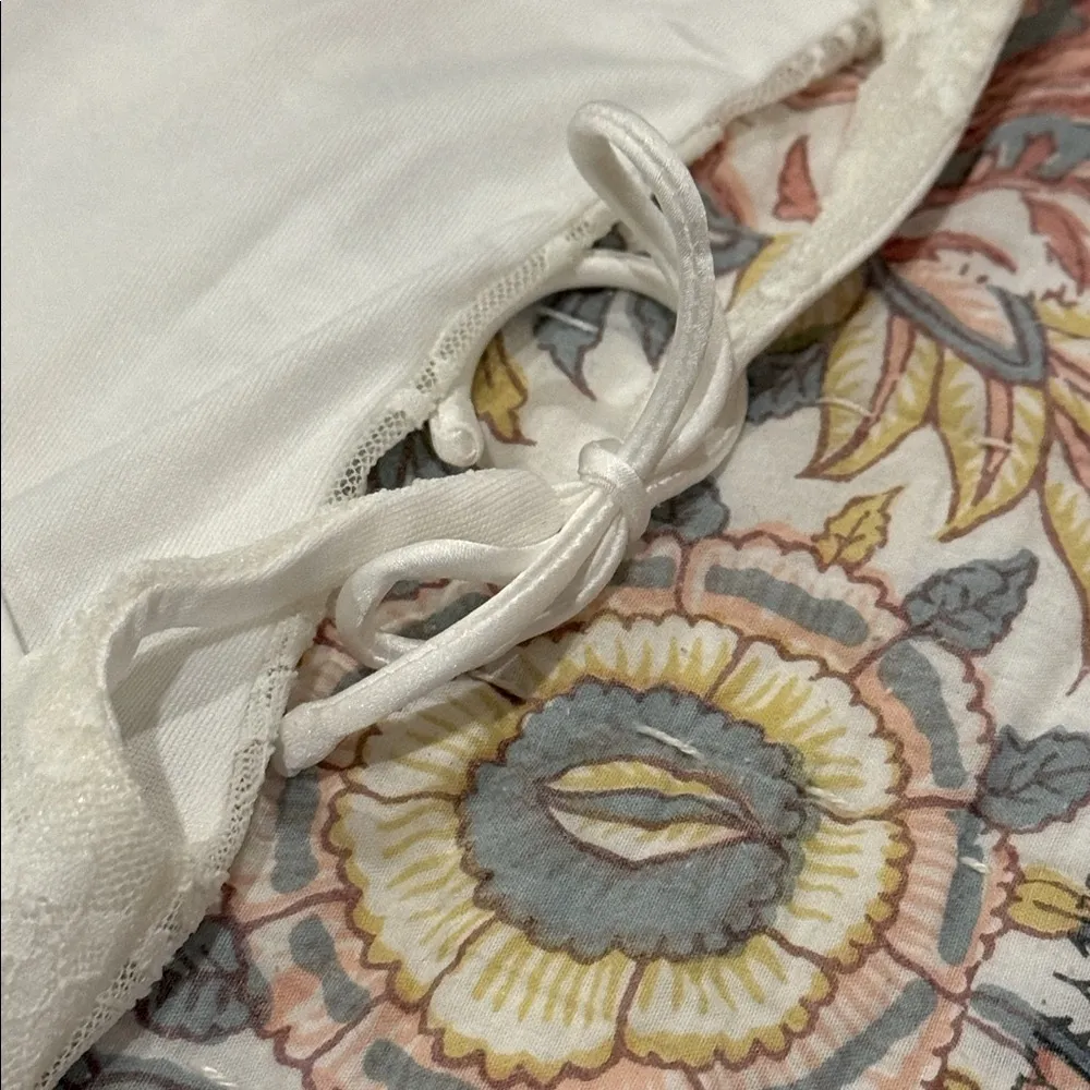 TIGER MIST Campbell White Lace Shoulder Tie Crop Top - Image 7