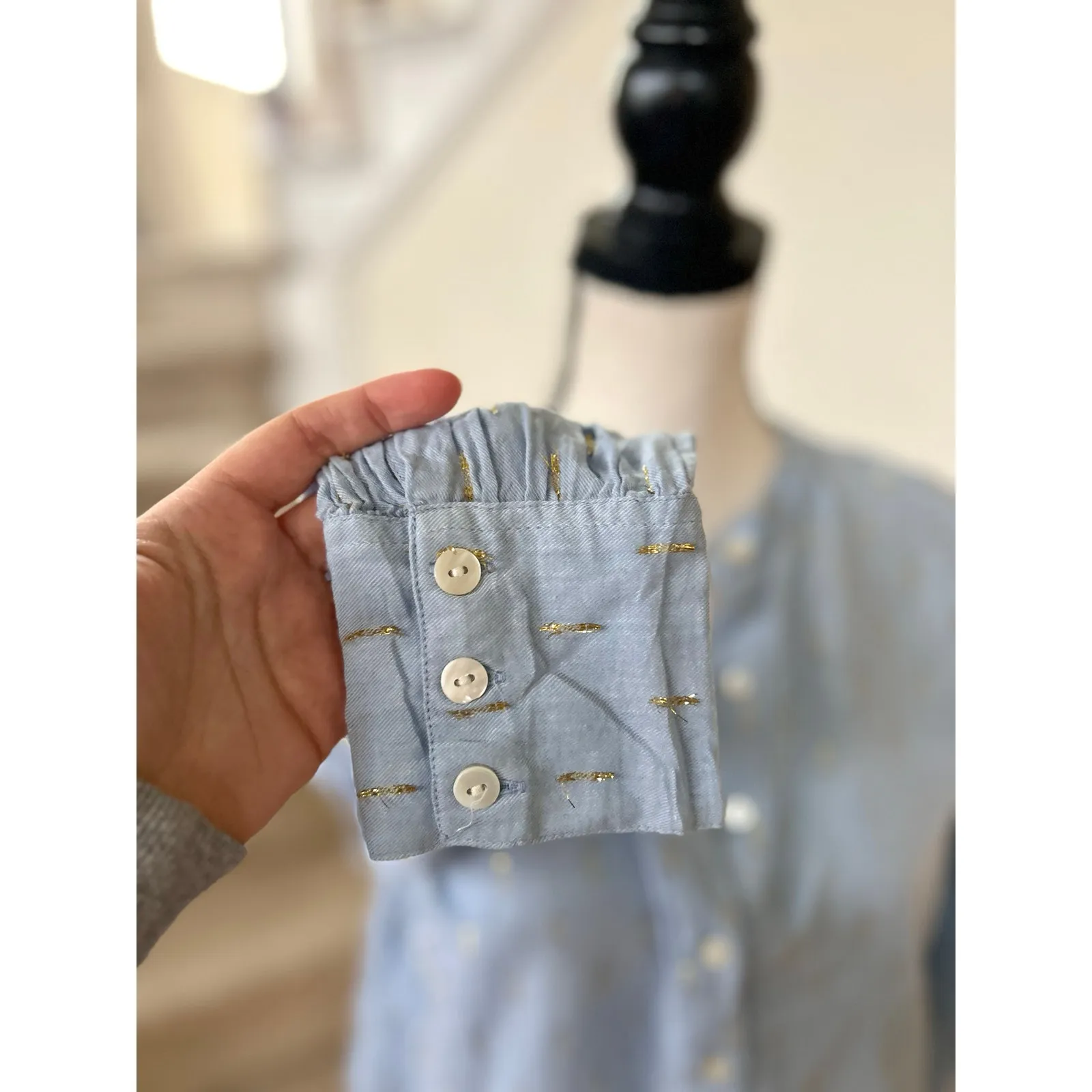 Roller Rabbit Cotton Light Blue Metallic Gold Dot Popover Long Sleeve Blouse - Image 5