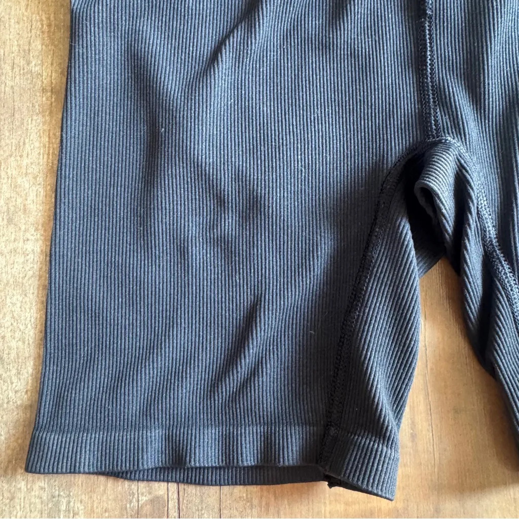 DSG Momentum Seamless Ribbed High Rise Biker Shorts Size Small/Medium Gray - Image 6