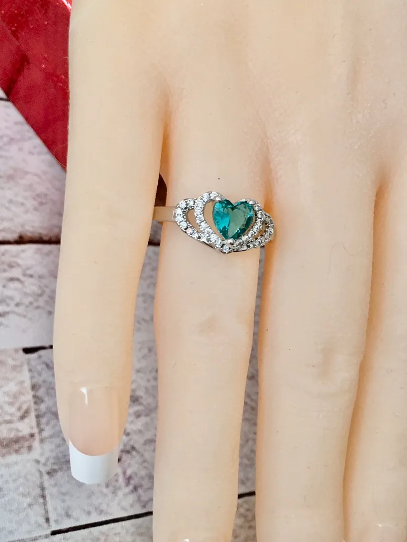 Heart Shaped Ring, Size 9❤️ Green - Image 4