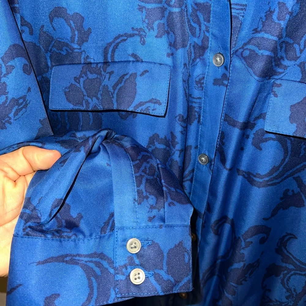 Banana Republic Blue Patterned Shirt - Image 6