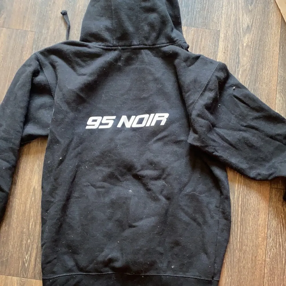 Fantasy Hoodie Size M - Image 5