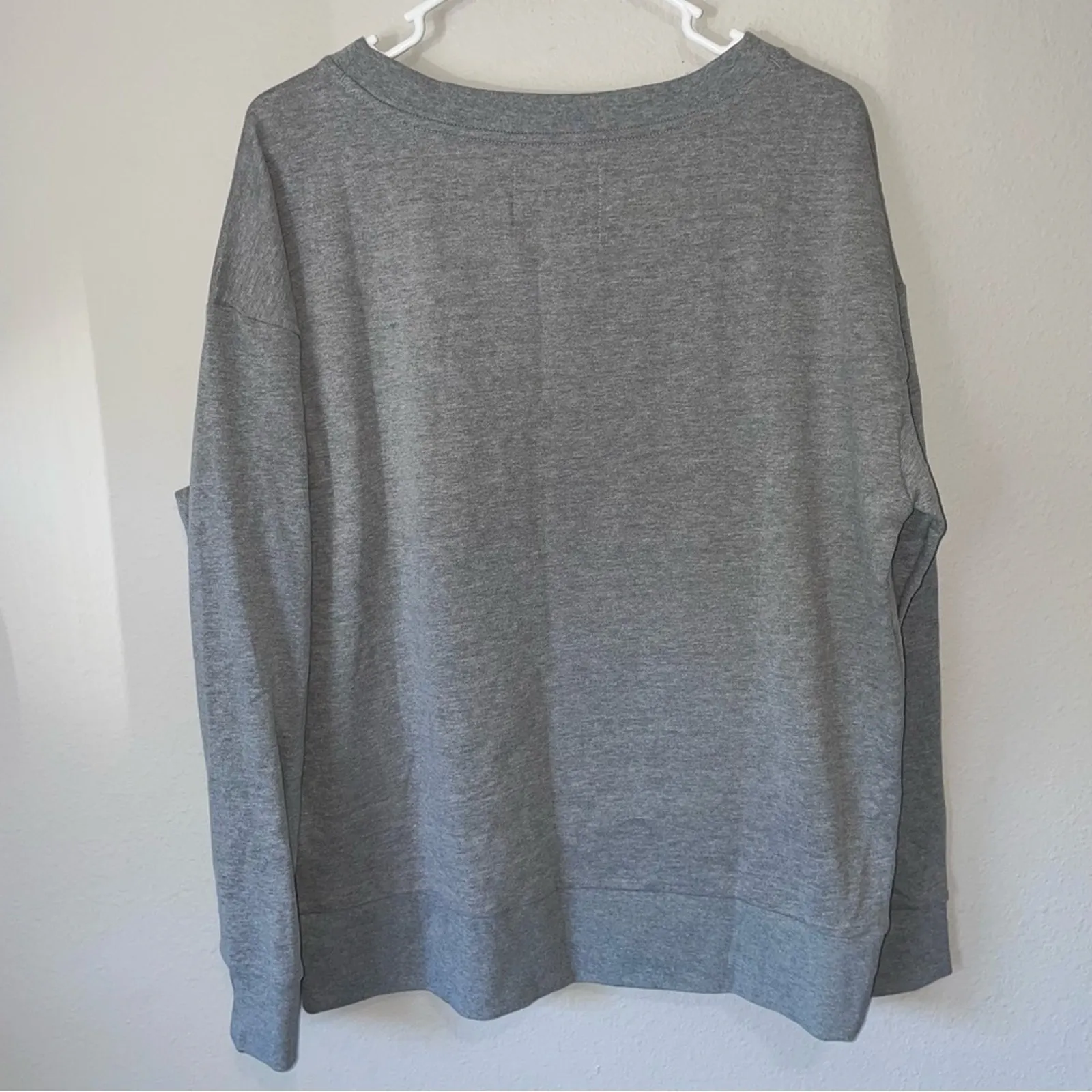 Victoria’s Secret | VSX light grey round neck pullover sweatshirt sz M - Image 2
