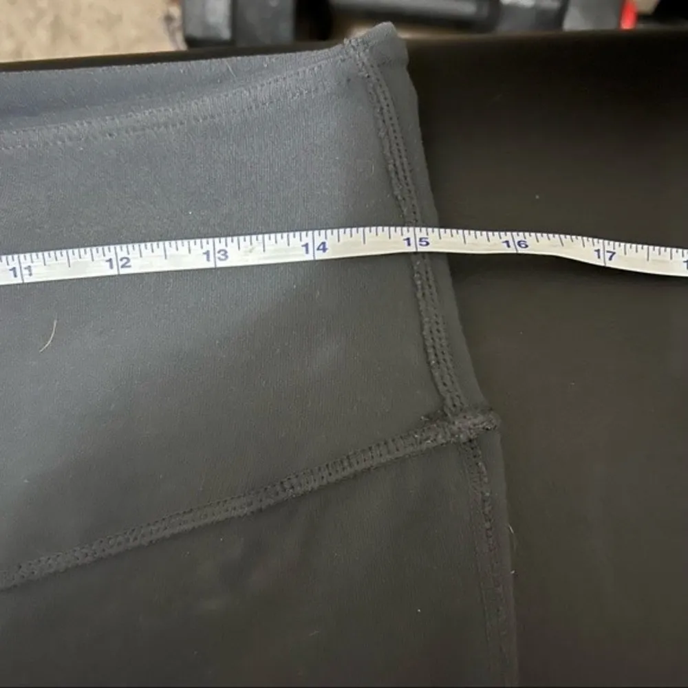 Lululemon  Women’s reversible retro rainbow crop leggings - size 8 - Image 10