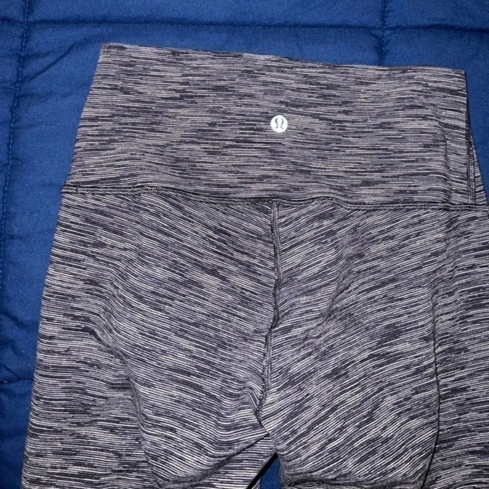Lululemon High Times Pant Striped/Heathered Gray‎ size 6 - Image 3
