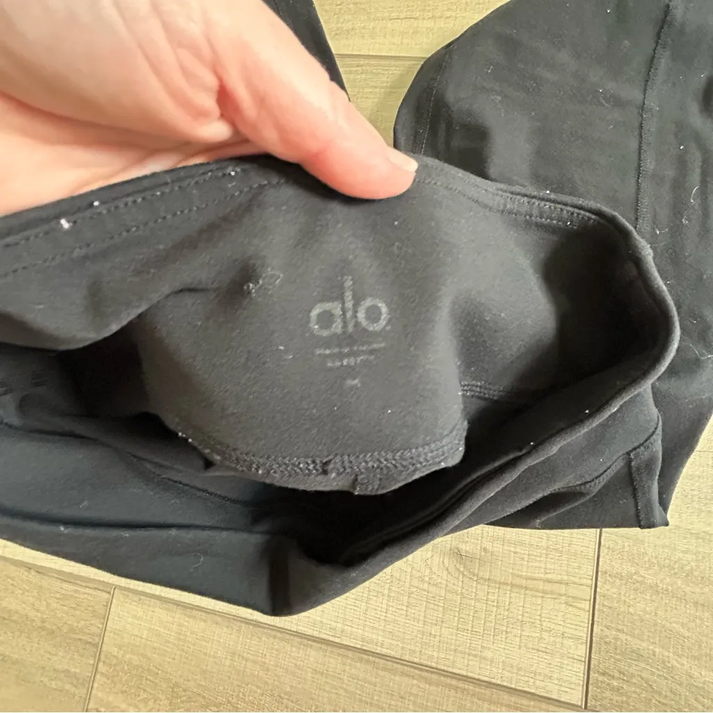 ALO Yoga Black 27in Mid Rise Moto Legging M - Image 6