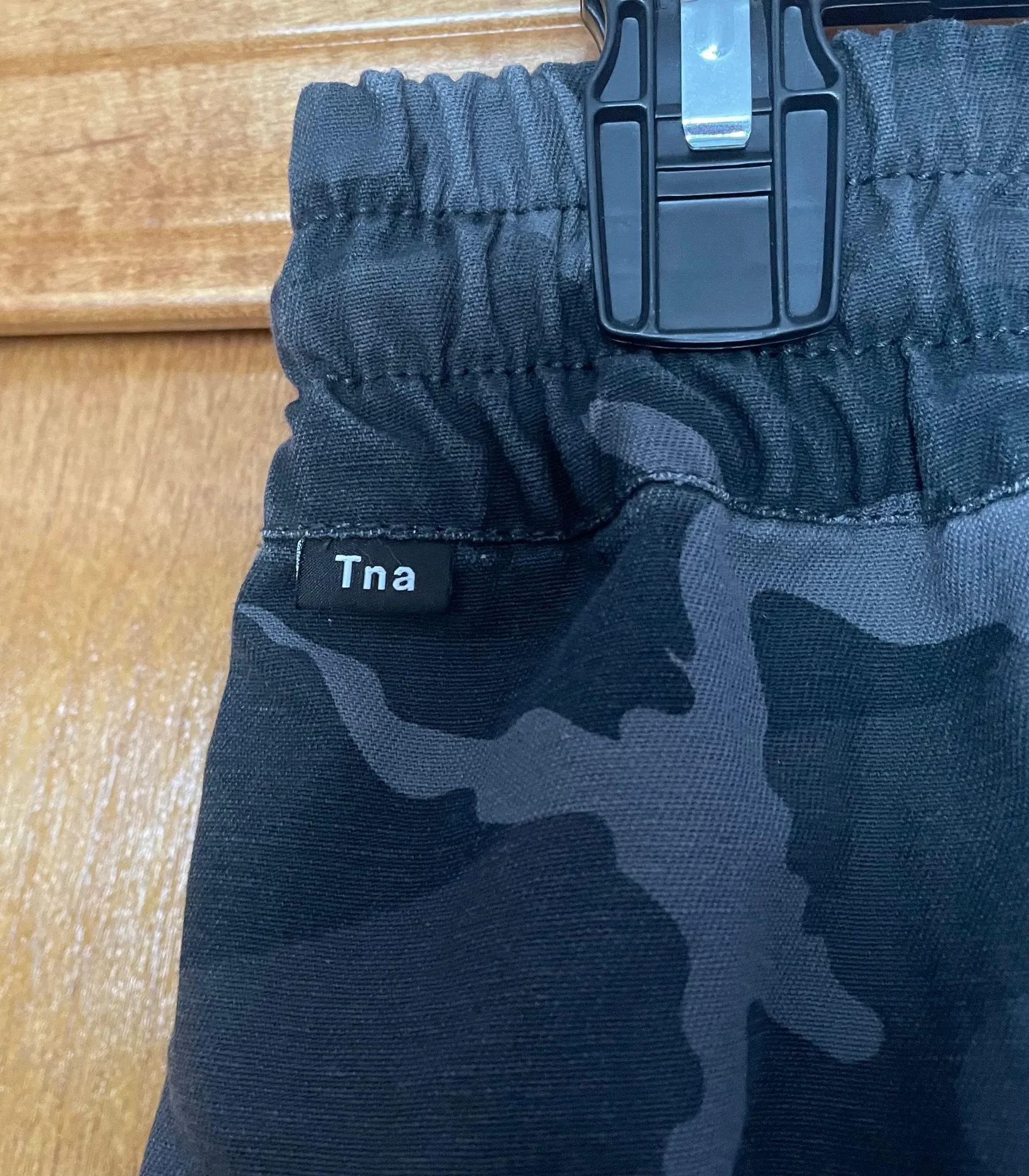 Tna Alix Camo Pants Size Small - Image 7