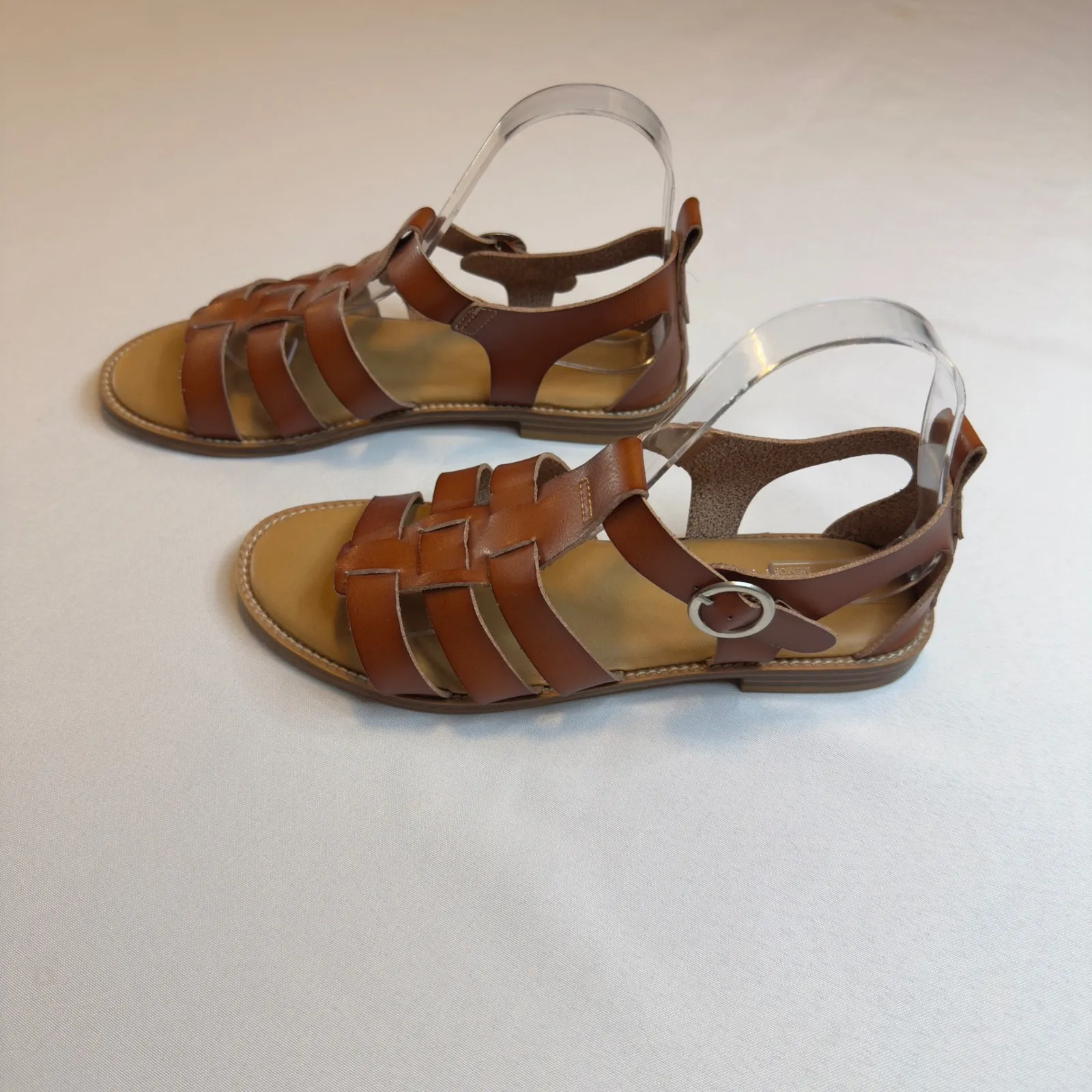 Cushionaire Brown Leather Strappy Gladiator Sandals Flat Buckle Sz 8 Memory Foam - Image 2