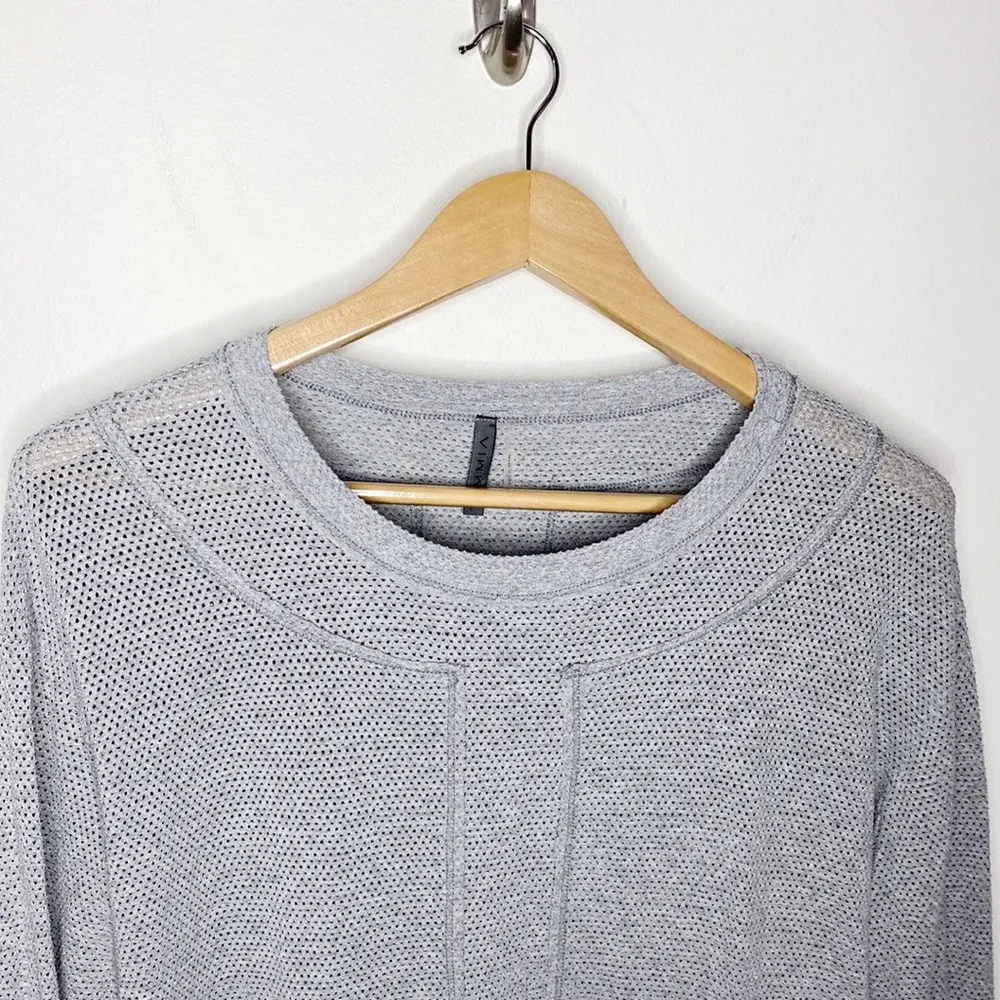 Vimmia Volley grey mesh drawstring long sleeve with graphic detail size M - Image 4
