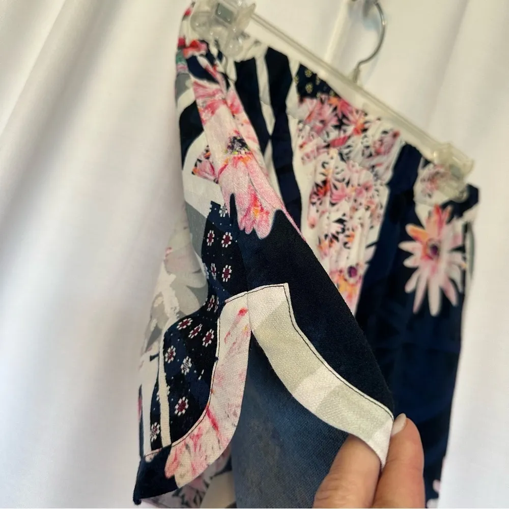 French Connection Women's Samba Avenue Shorts Daisy Floral Print Flowy Size 4 - Image 3