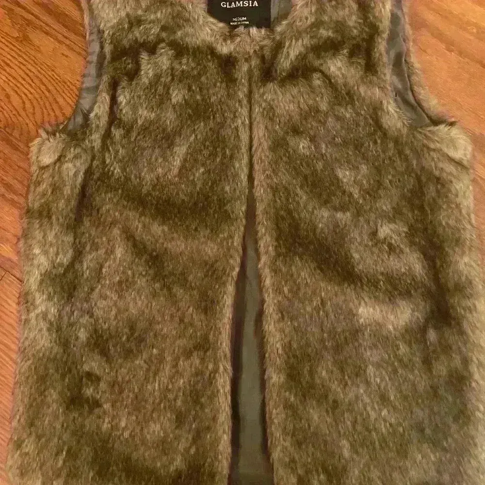 Faux Fur Vest size Medium - Image 2