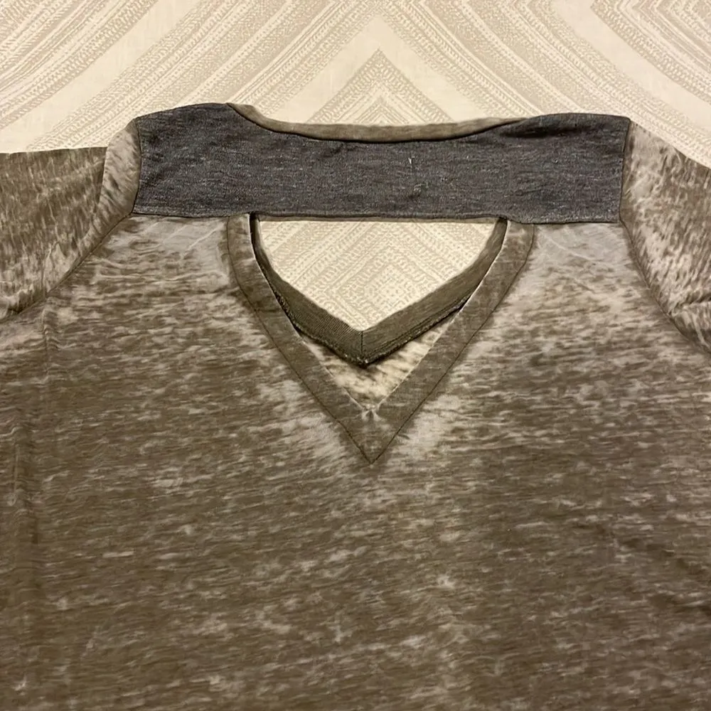 Chaser Women’s Grey/Army Green V Neck Open Back T-Shirt - Image 6