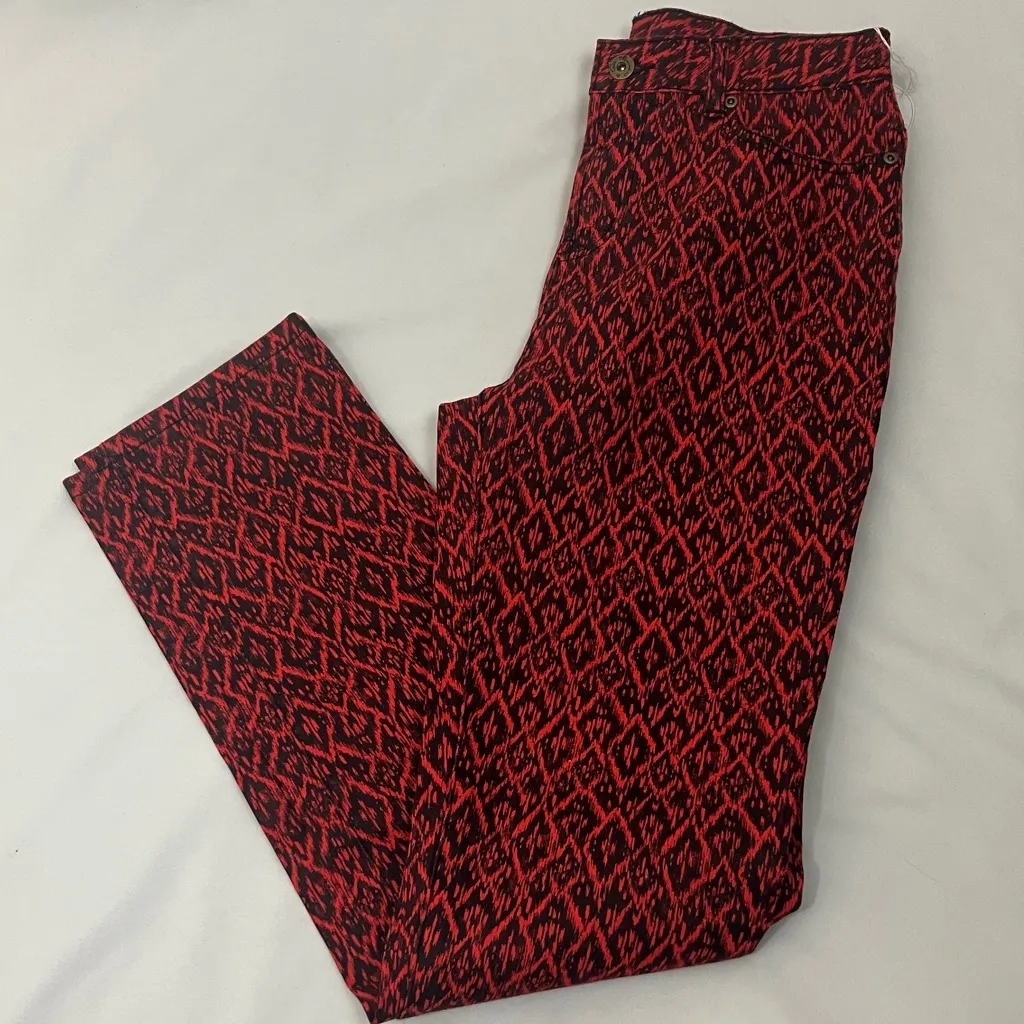 DG2 by Diane Gilman Black and Red Geo Patterned Straight Leg Jeans size 2 - Image 10
