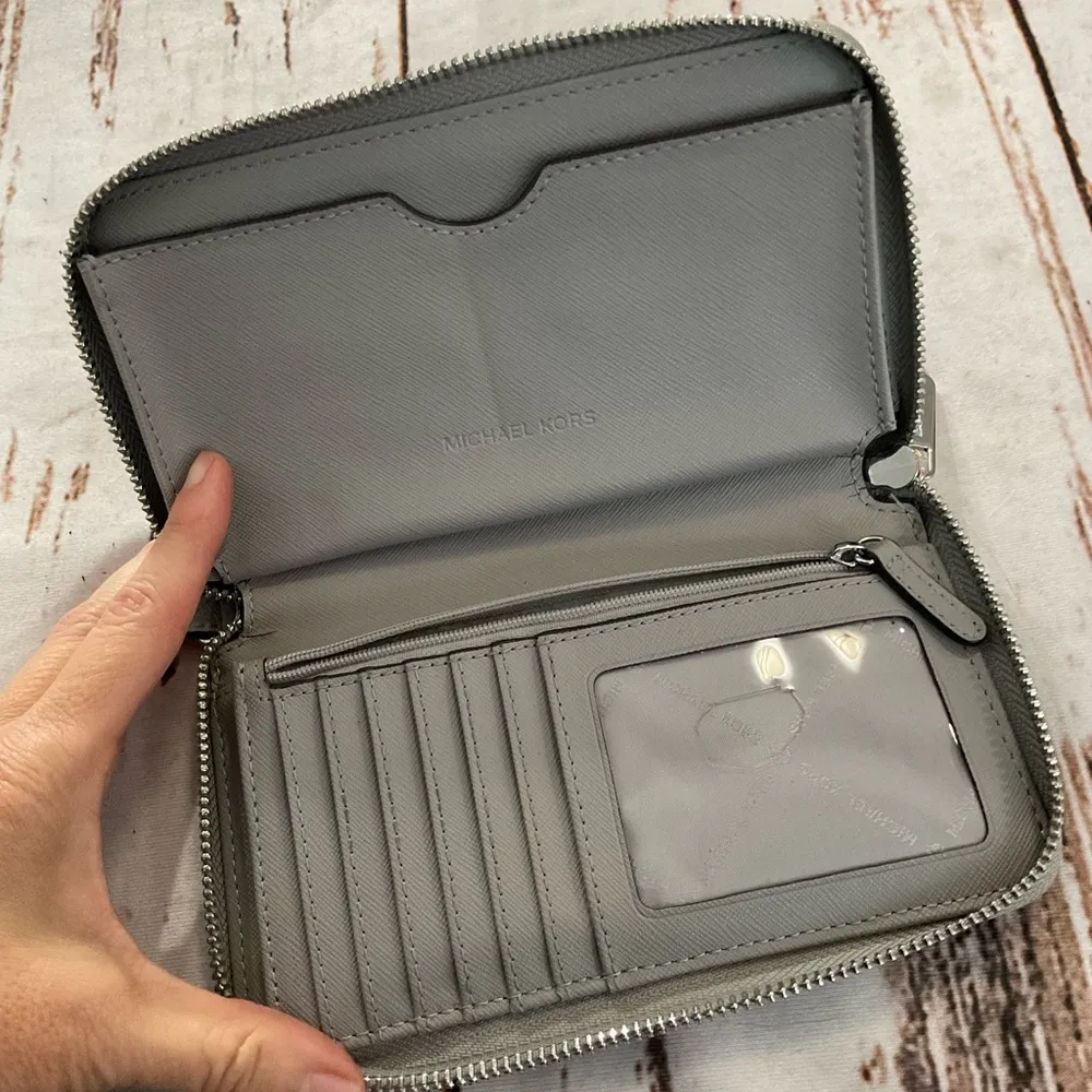 MICHAEL KORS CROSS GRAIN LEATHER EMBELLISHED WALLET - Image 3