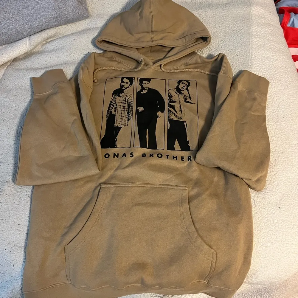 Jonas Brothers Tour Hoodie Tan Size XL - Image 2