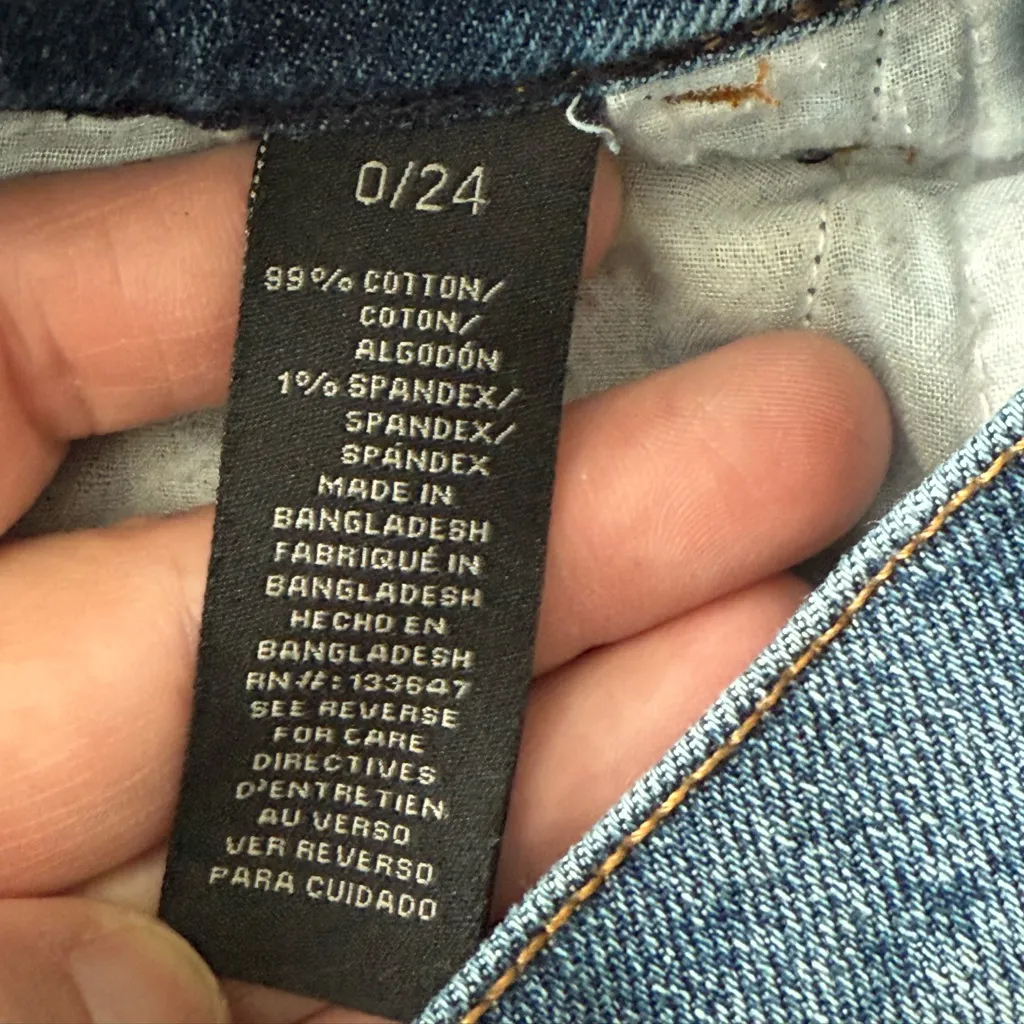 Kendall & Kylie The Boyfriend Bermuda Denim Shorts - Size 0 / 24 - 5” Inseam - Image 5