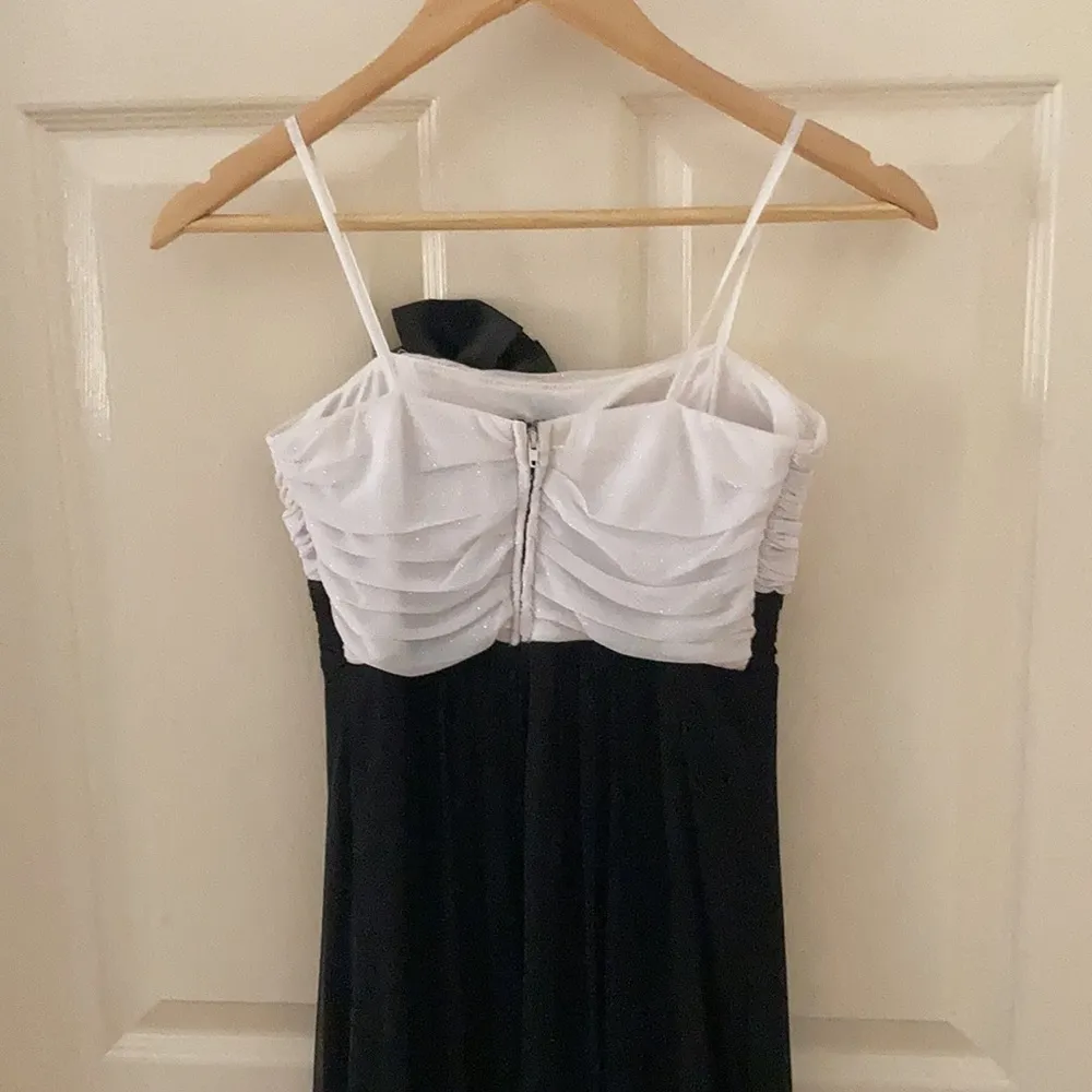 City Studio Full Length Strapless Formal Prom Dress Size 1 Gown White Black EUC - Image 4