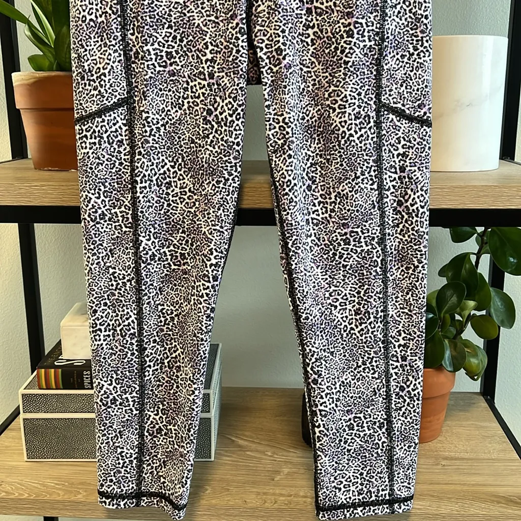 Victoria's Secret CottonYoga Mid-Rise Leopard Print Capri Legging w/Hip Pockets, - Image 3